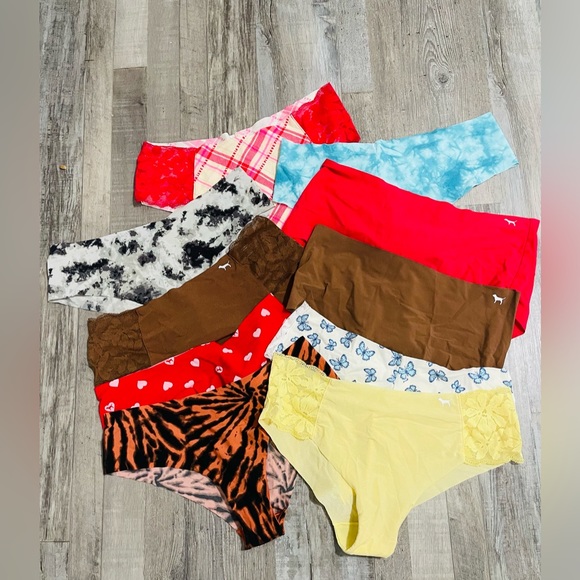 🆕 VSX cheekster panties - Picture 2 of 2